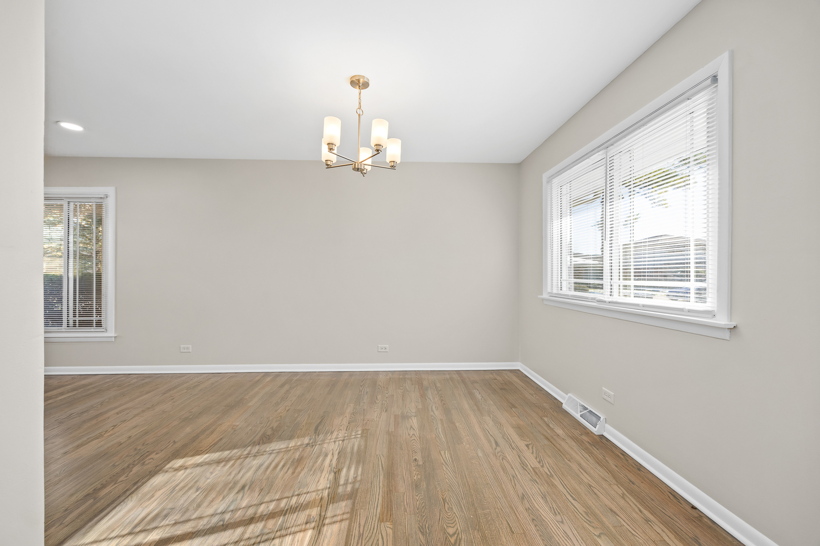 15324 Dobson Avenue, South Holland, IL 60473