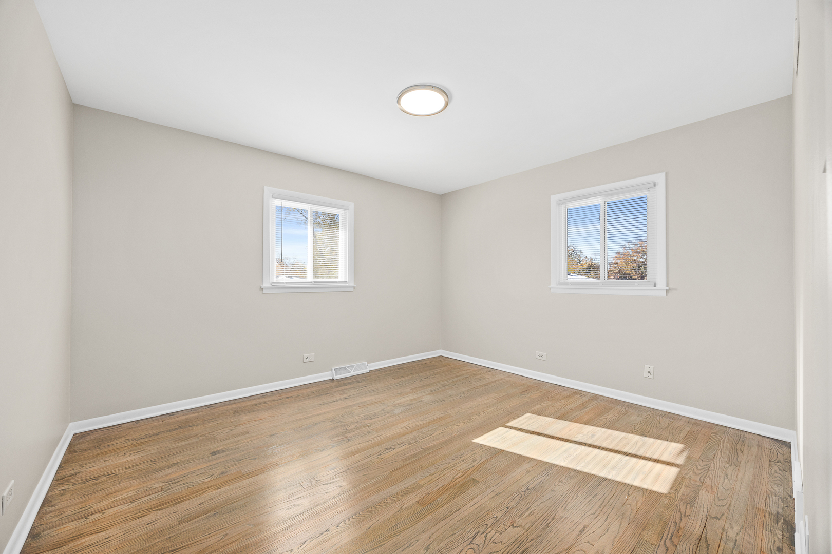 15324 Dobson Avenue, South Holland, IL 60473