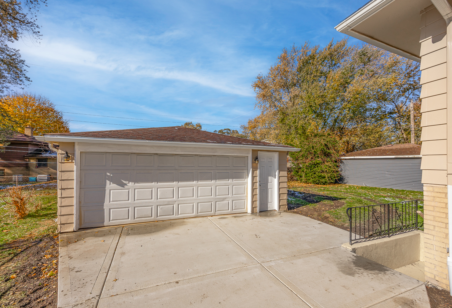 15324 Dobson Avenue, South Holland, IL 60473