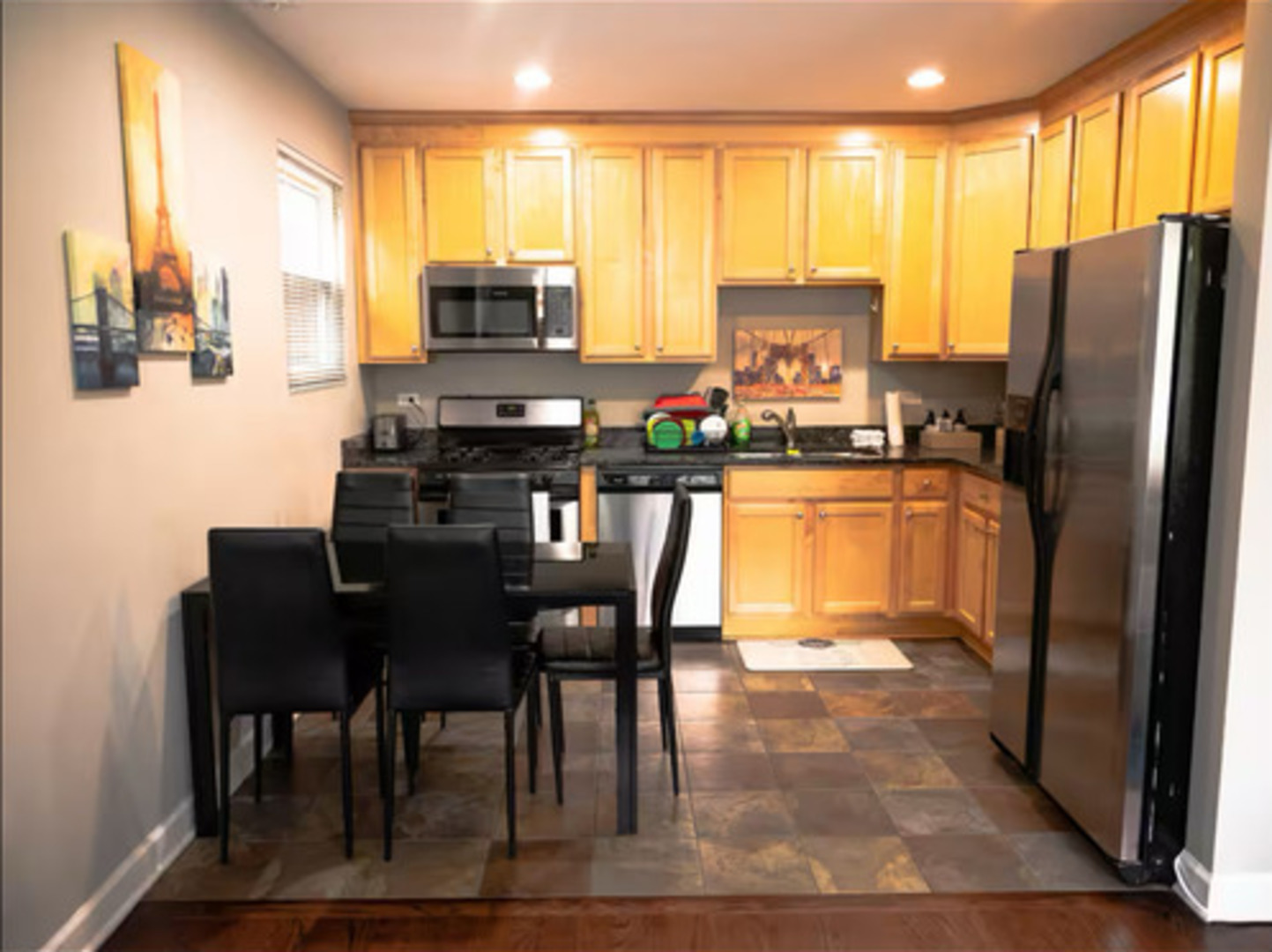 1730 W Beach Avenue, Chicago, IL 60622