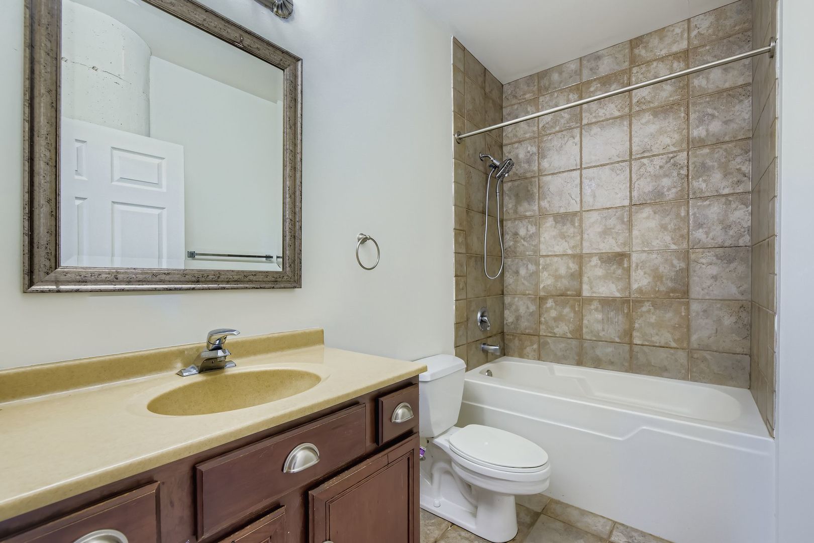 221 E CULLERTON Street #317, Chicago, IL 60616