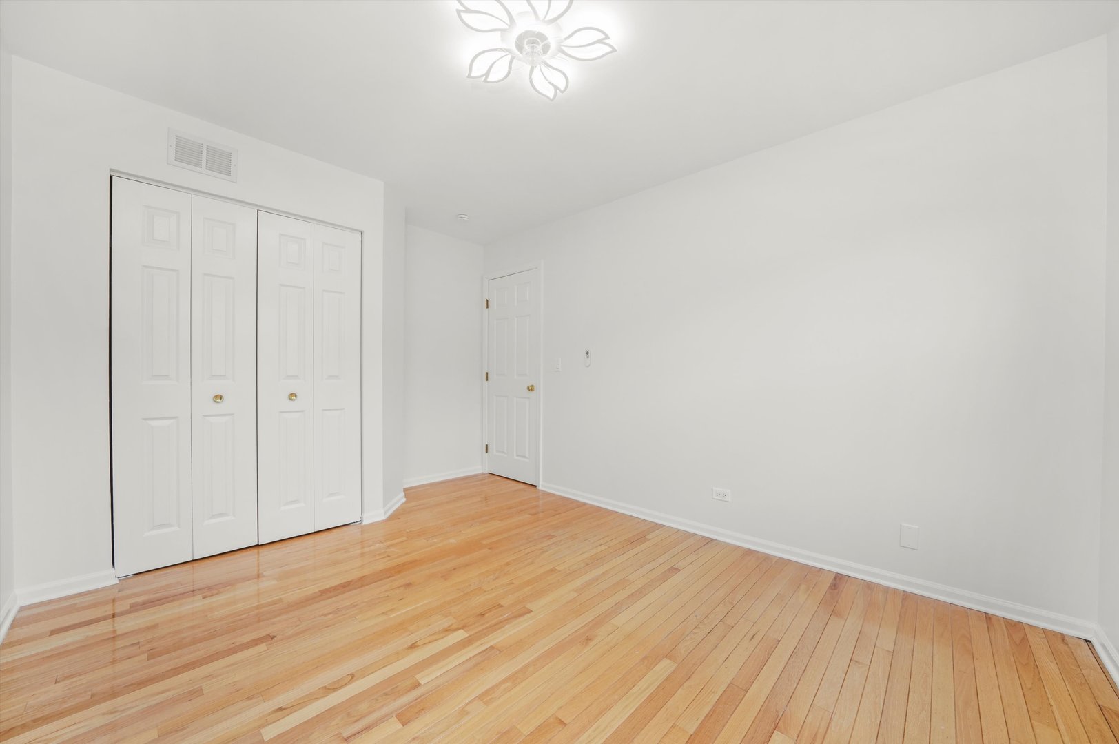 372 White Tail Drive, Grayslake, IL 60030