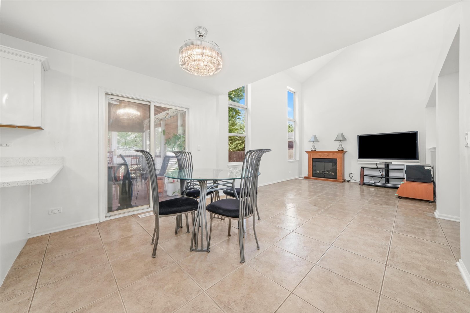 372 White Tail Drive, Grayslake, IL 60030