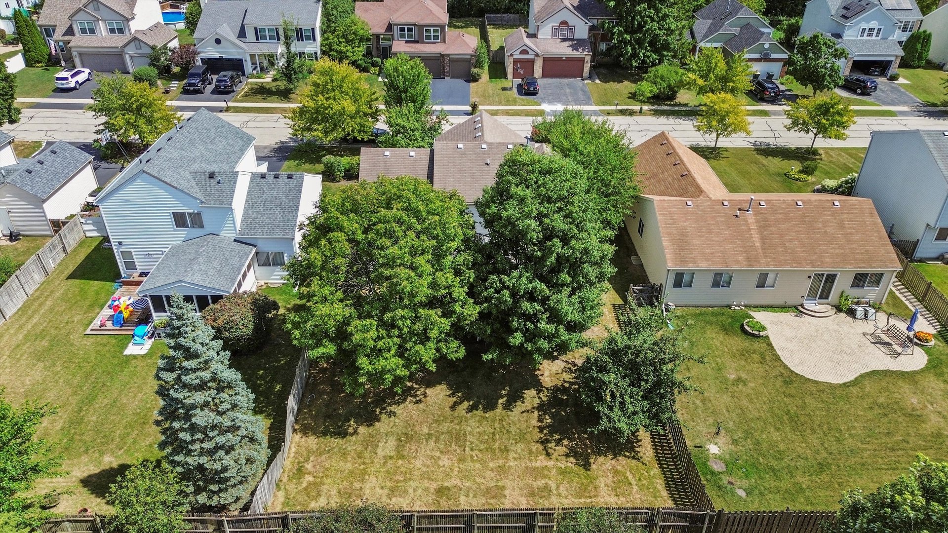 372 White Tail Drive, Grayslake, IL 60030