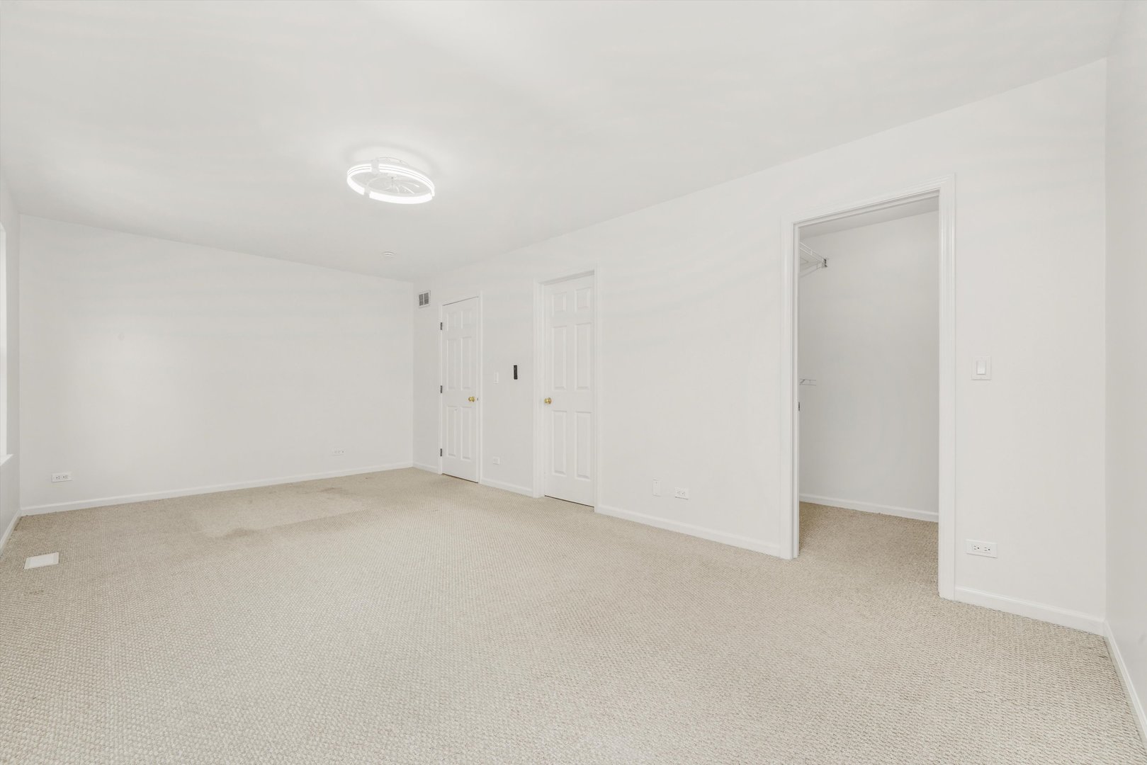 372 White Tail Drive, Grayslake, IL 60030