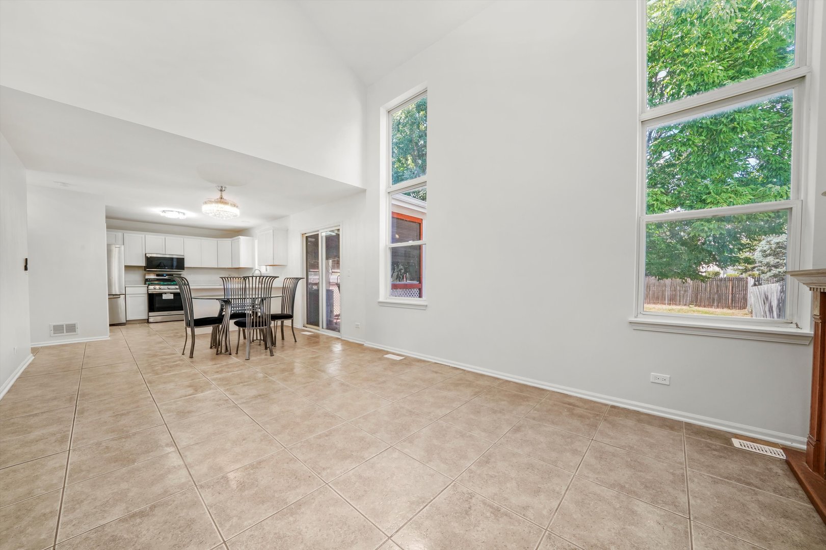 372 White Tail Drive, Grayslake, IL 60030