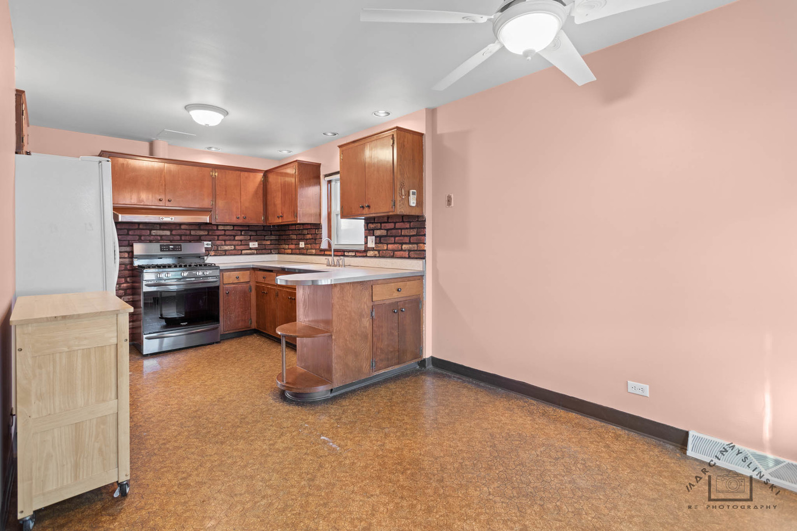 4709 N Odell Avenue, Harwood Heights, IL 60706