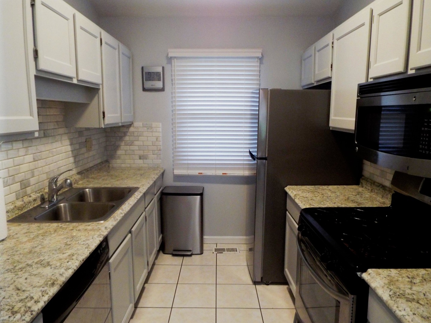 1921 STANFORD Street, Naperville, IL 60565