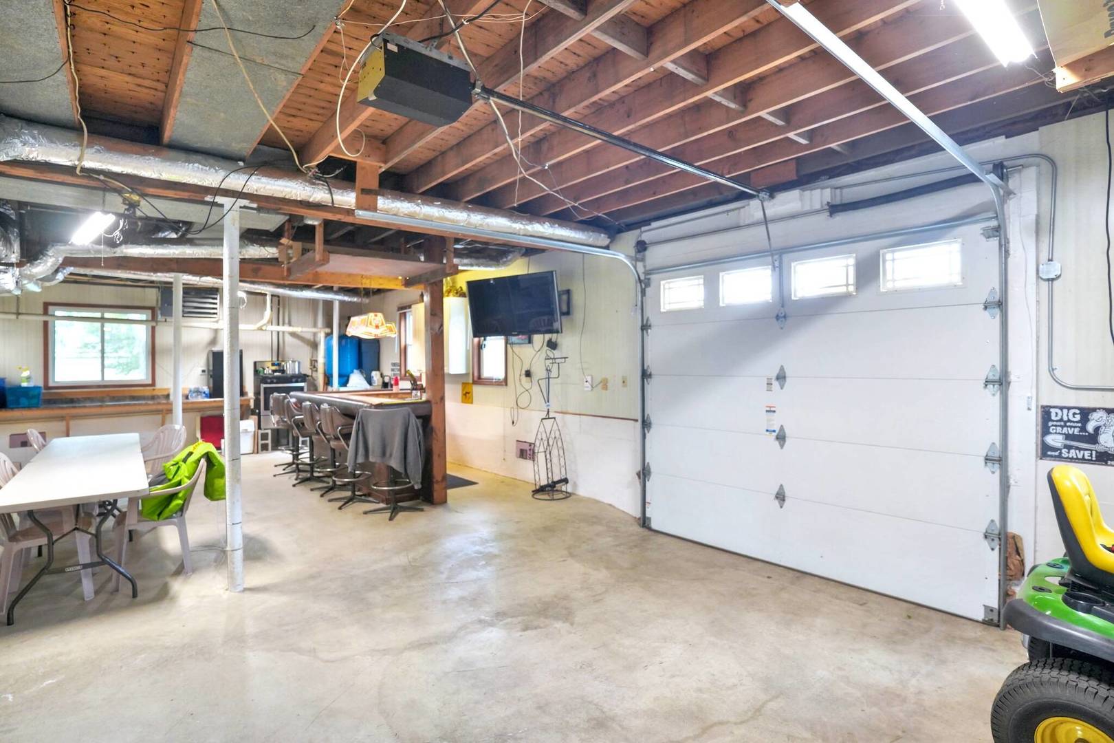 26033 W Catfish Drive, Wilmington, IL 60481