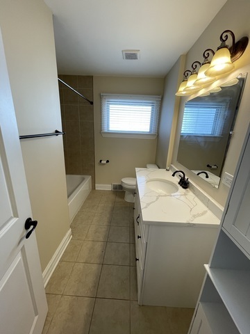 Naperville, IL 60563