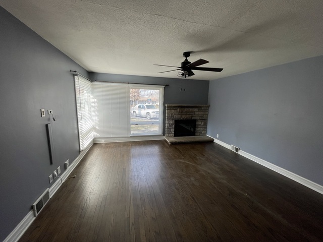 Naperville, IL 60563