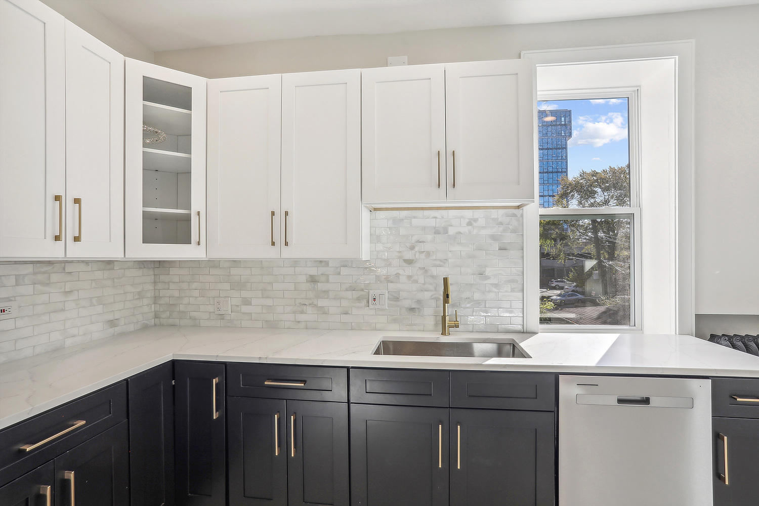 1327 E 52nd Street #202, Chicago, IL 60615