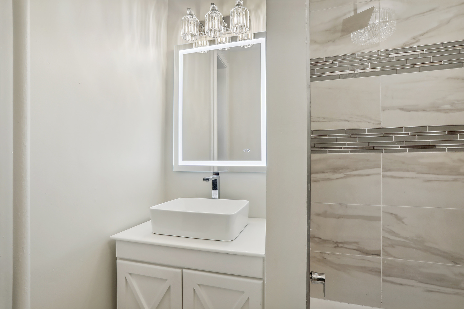 1327 E 52nd Street #202, Chicago, IL 60615