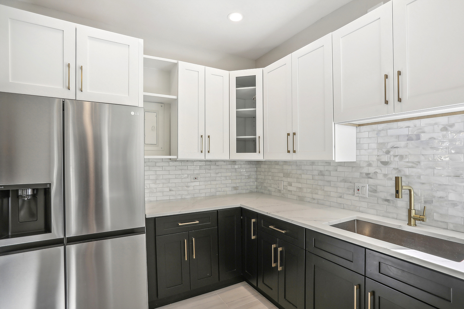 1327 E 52nd Street #202, Chicago, IL 60615