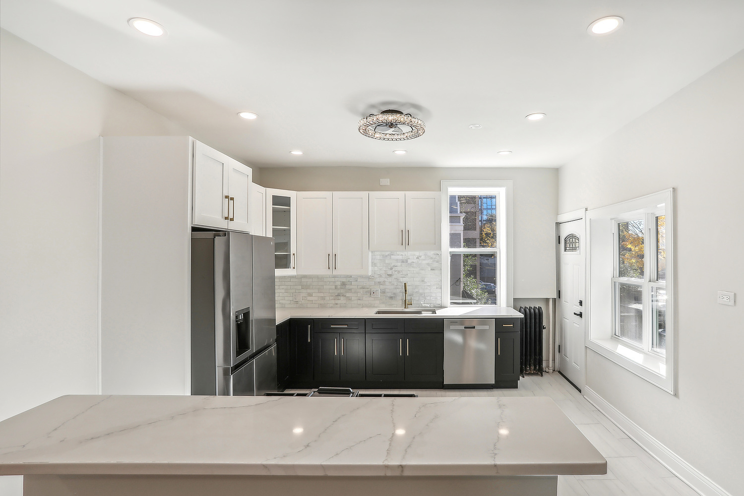 1327 E 52nd Street #202, Chicago, IL 60615