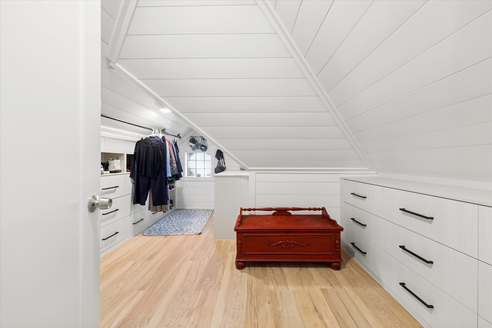 9710 S HARDING Avenue, Evergreen Park, IL 60805