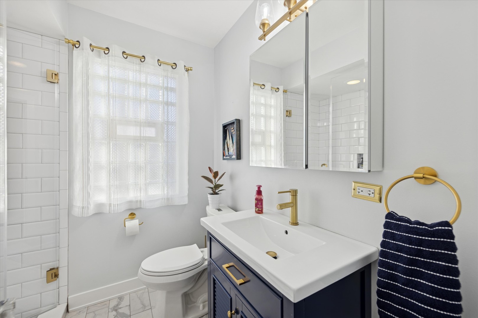 9710 S HARDING Avenue, Evergreen Park, IL 60805