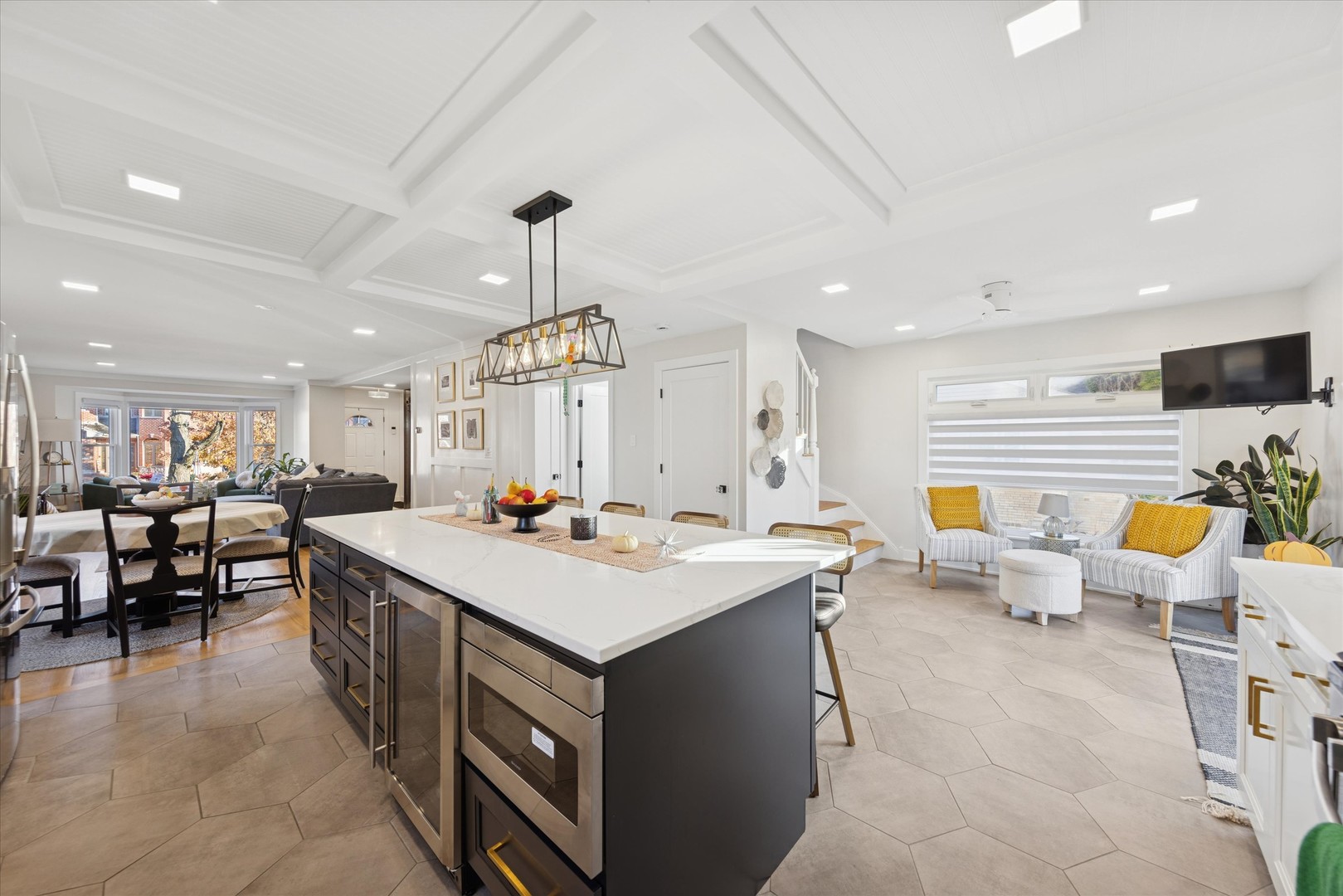 9710 S HARDING Avenue, Evergreen Park, IL 60805