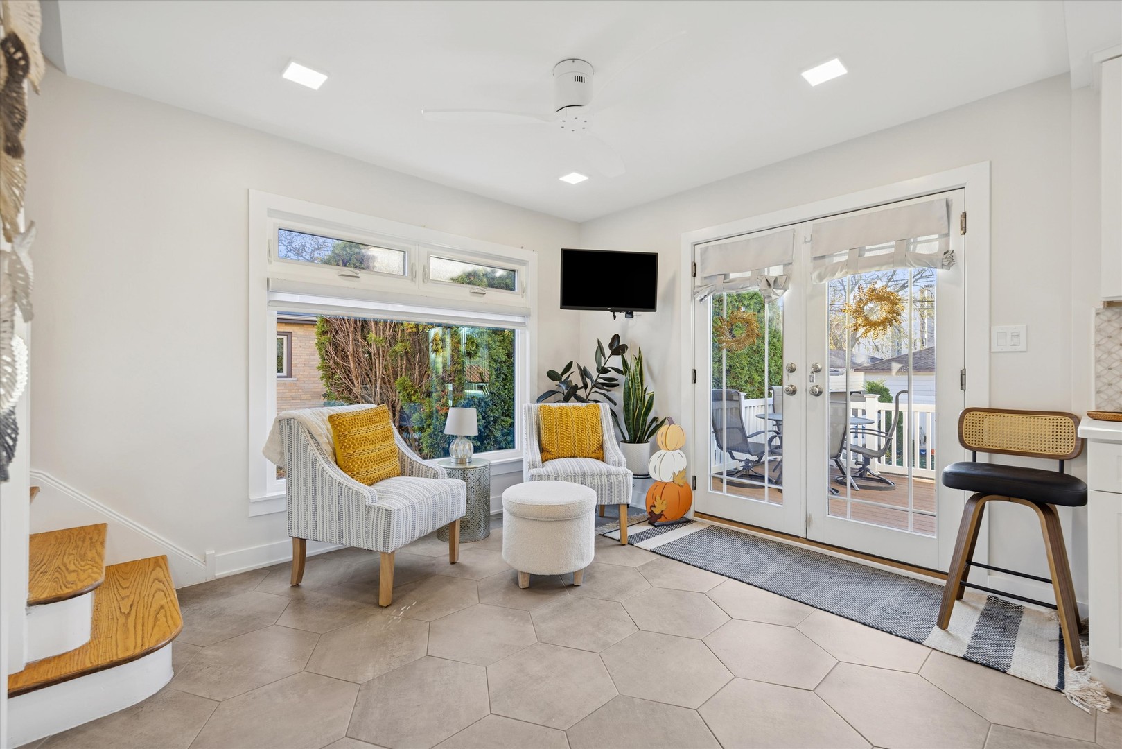 9710 S HARDING Avenue, Evergreen Park, IL 60805