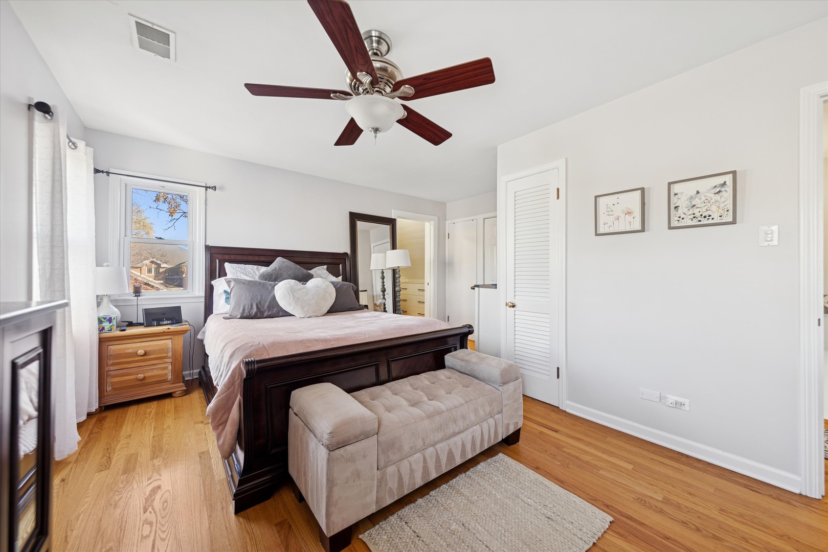 9710 S HARDING Avenue, Evergreen Park, IL 60805