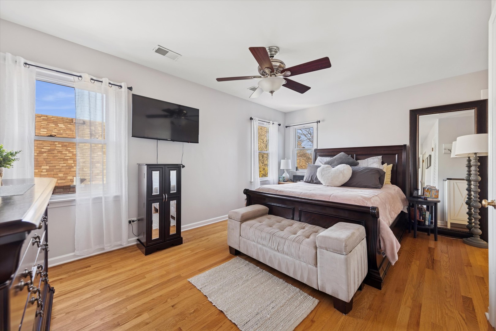 9710 S HARDING Avenue, Evergreen Park, IL 60805