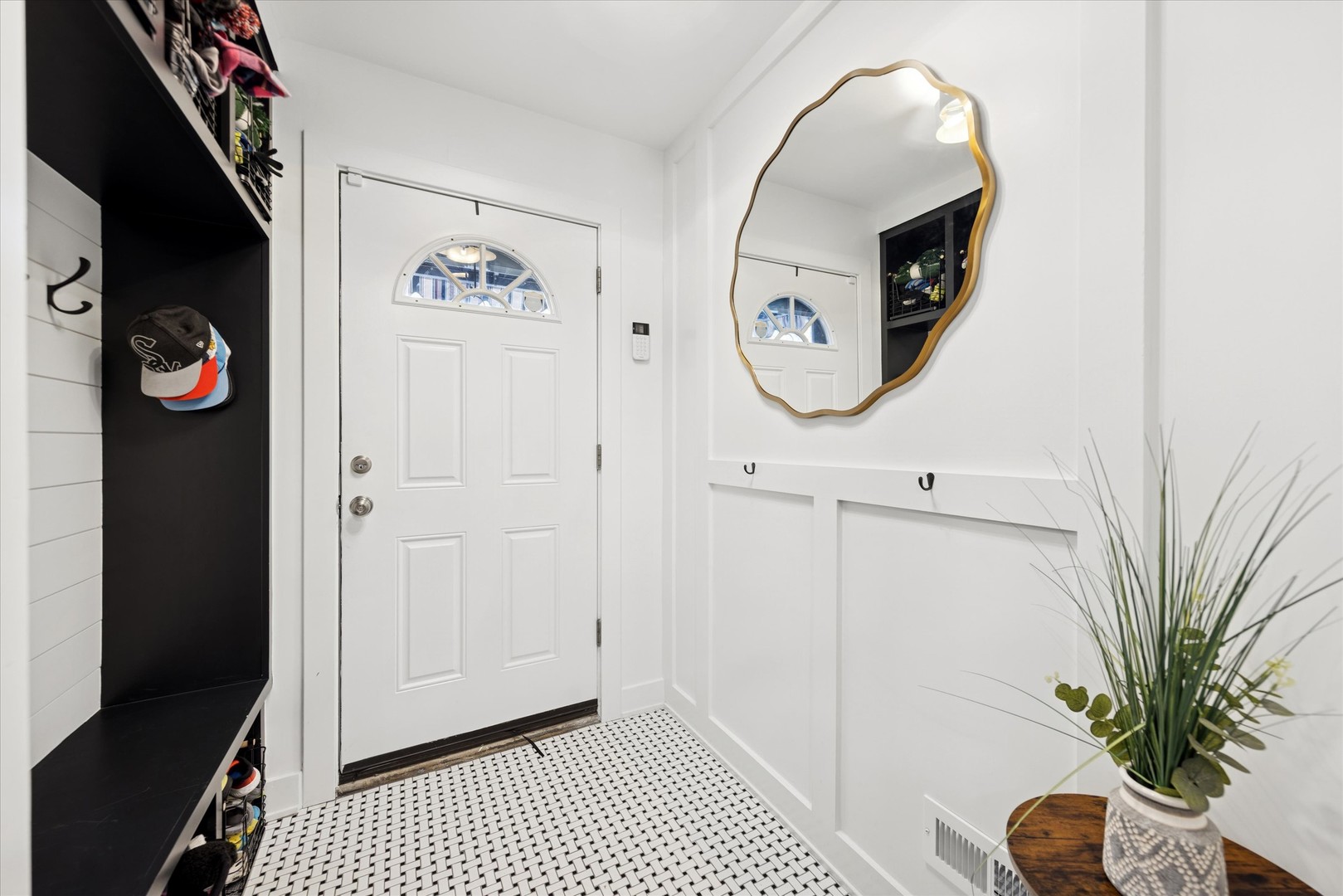 9710 S HARDING Avenue, Evergreen Park, IL 60805