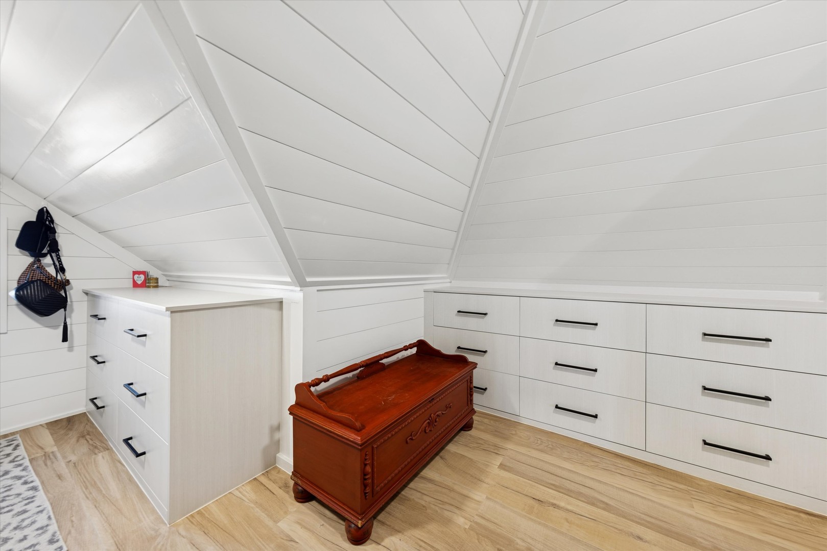 9710 S HARDING Avenue, Evergreen Park, IL 60805