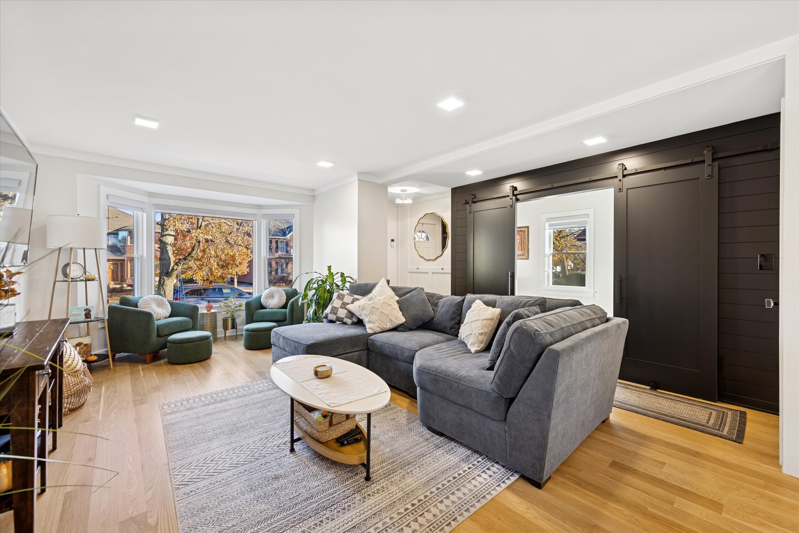 9710 S HARDING Avenue, Evergreen Park, IL 60805