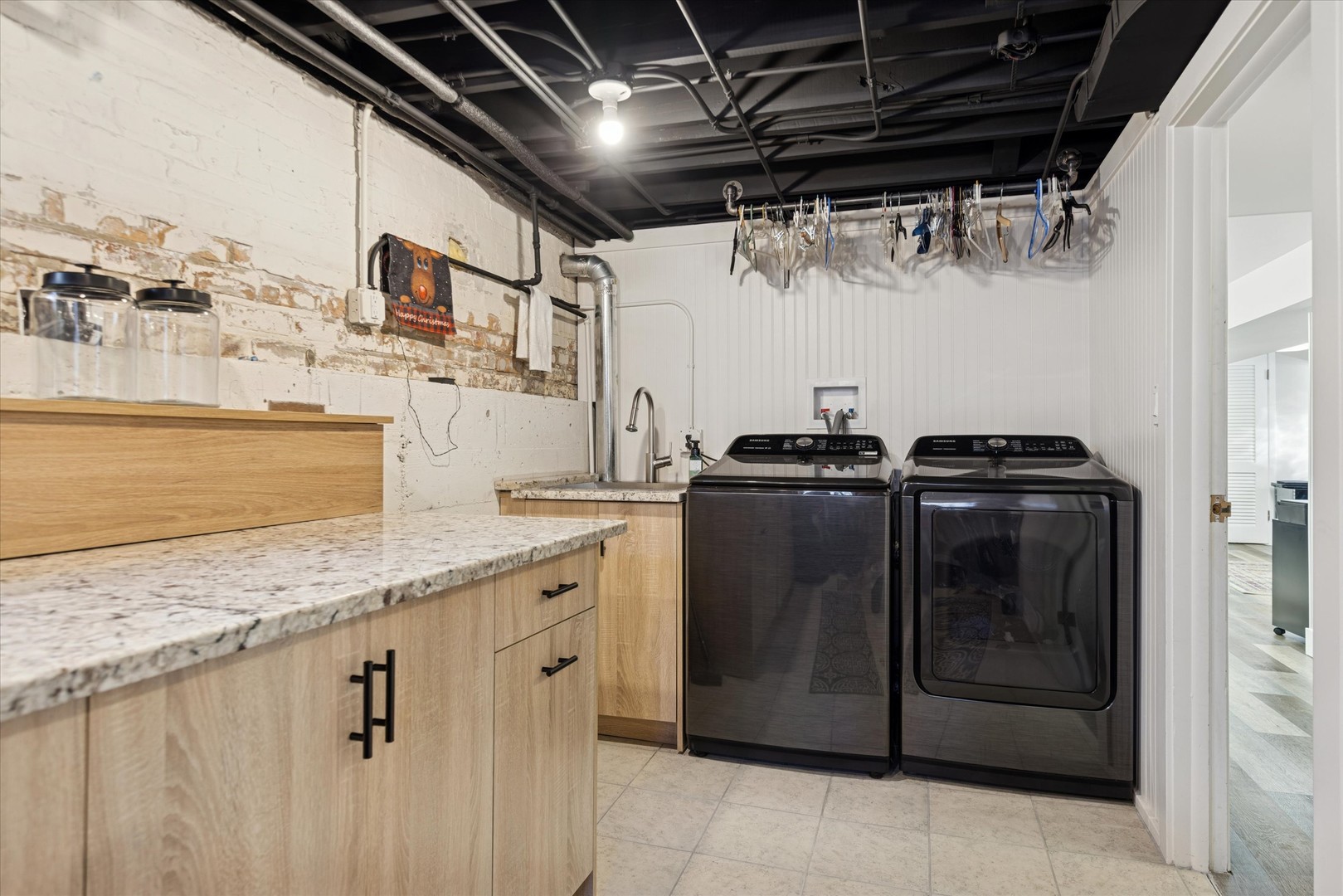 9710 S HARDING Avenue, Evergreen Park, IL 60805