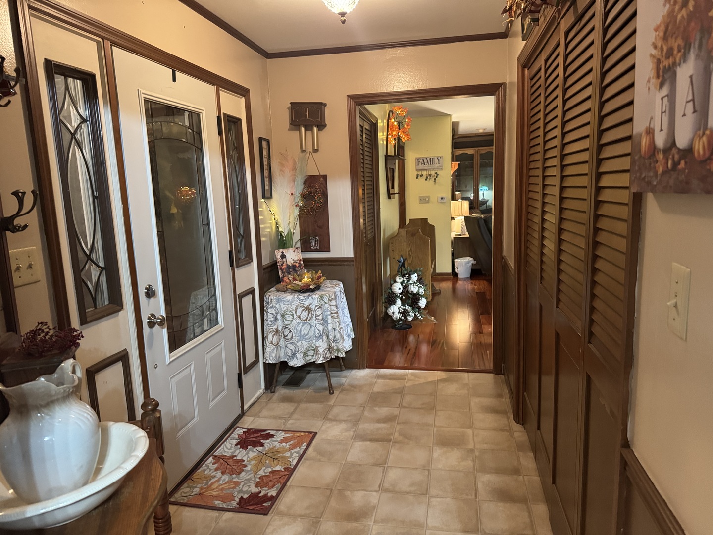 21 Colonial Drive, Clinton, IL 61727