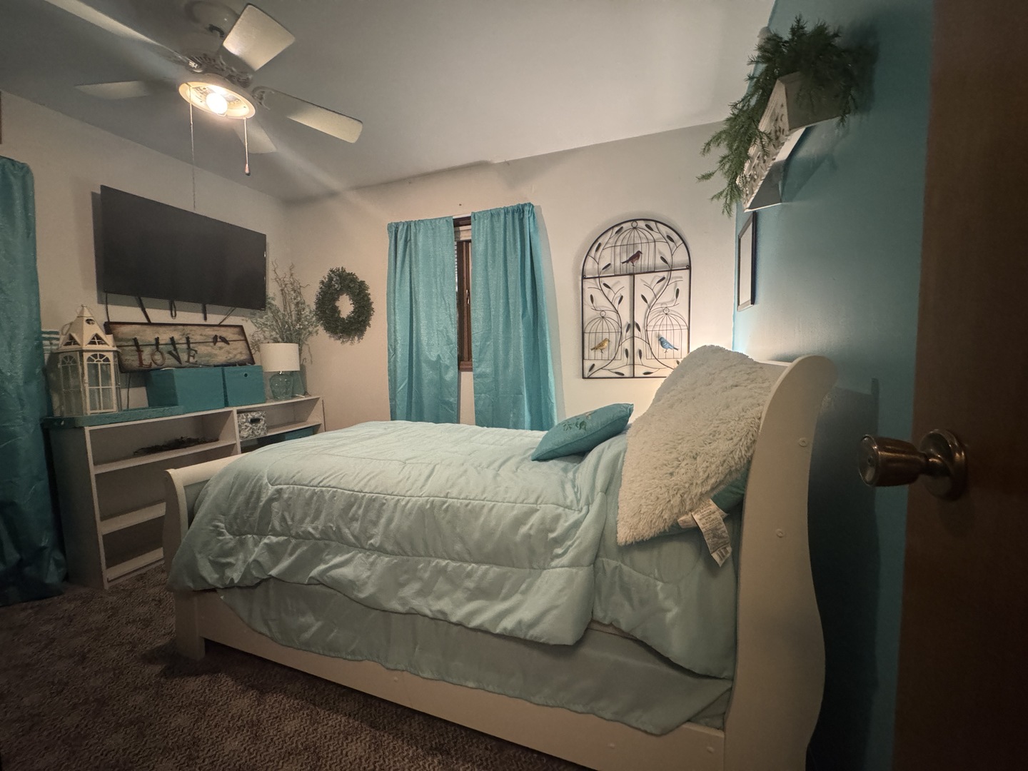 21 Colonial Drive, Clinton, IL 61727