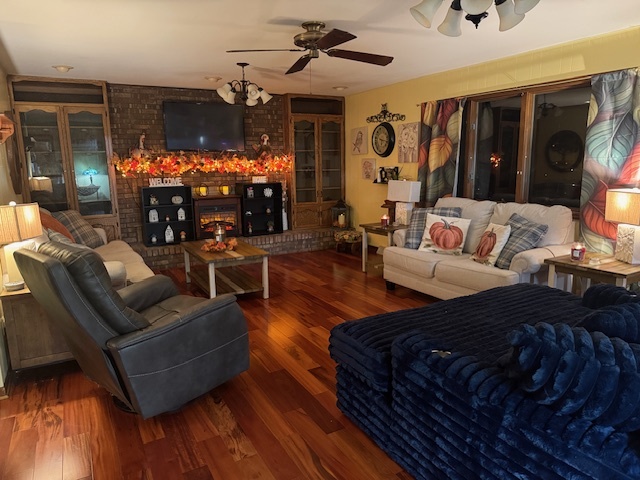 21 Colonial Drive, Clinton, IL 61727