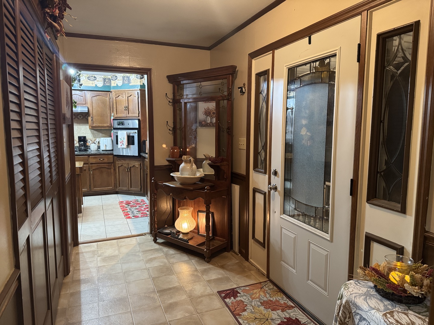 21 Colonial Drive, Clinton, IL 61727