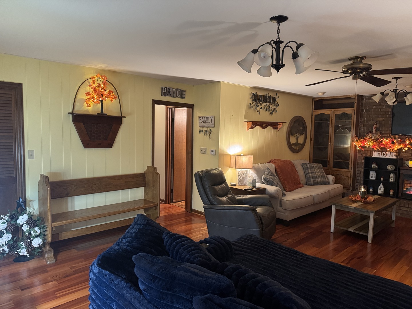 21 Colonial Drive, Clinton, IL 61727