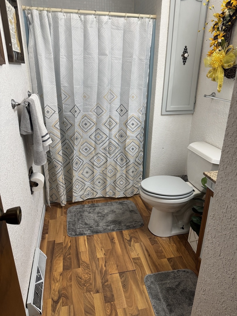 21 Colonial Drive, Clinton, IL 61727