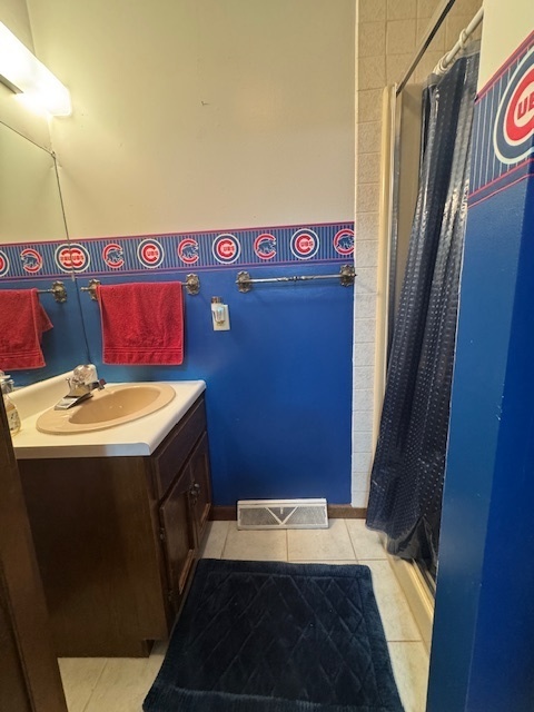 21 Colonial Drive, Clinton, IL 61727