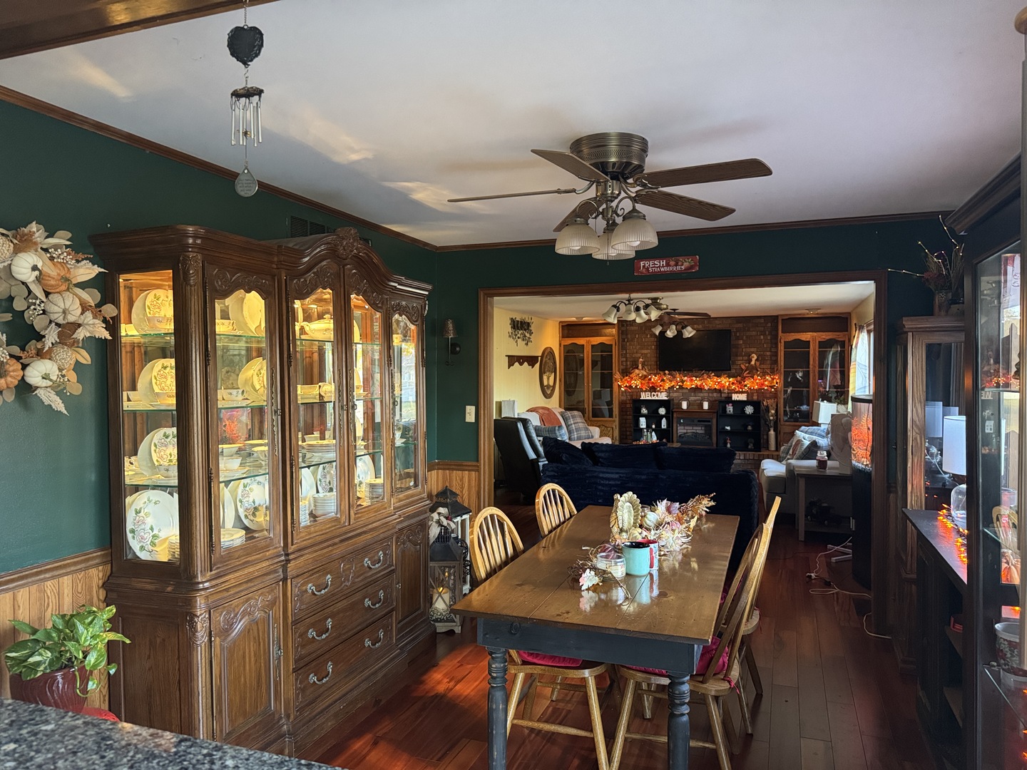 21 Colonial Drive, Clinton, IL 61727