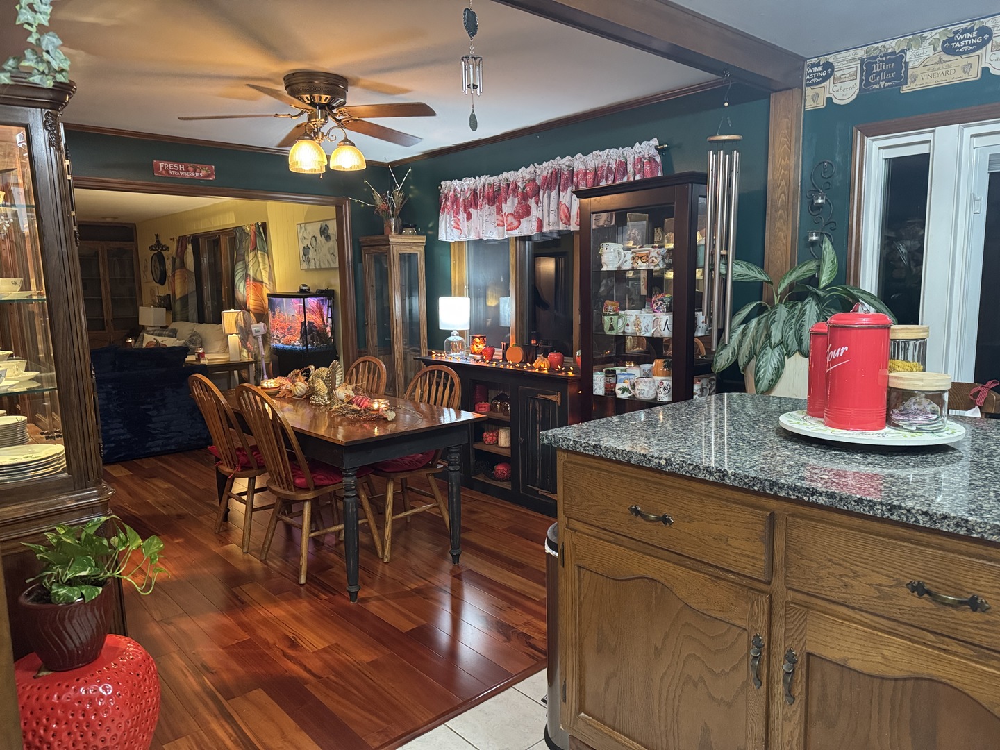 21 Colonial Drive, Clinton, IL 61727