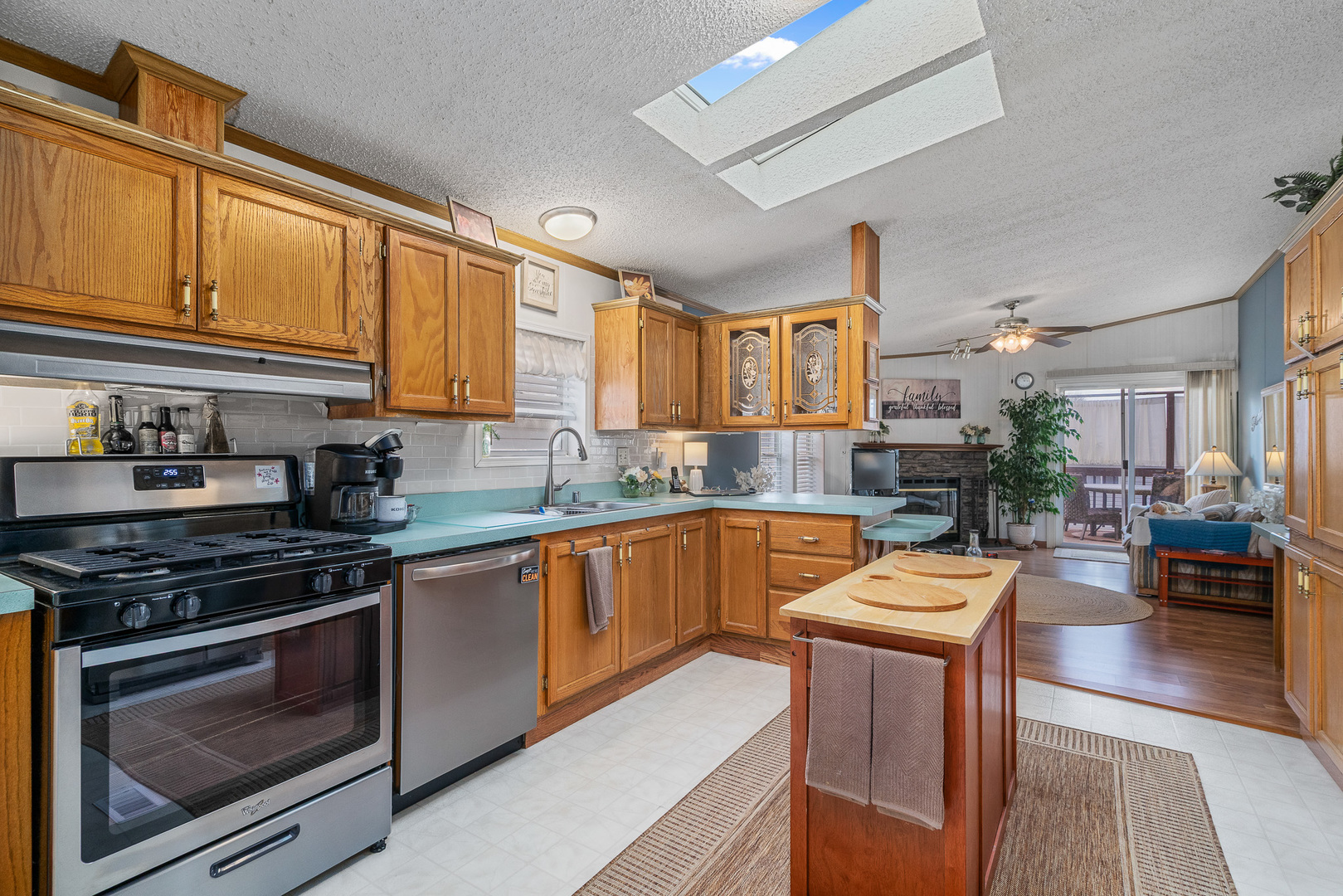 22710 S Ravisloe Lane, Frankfort, IL 60423