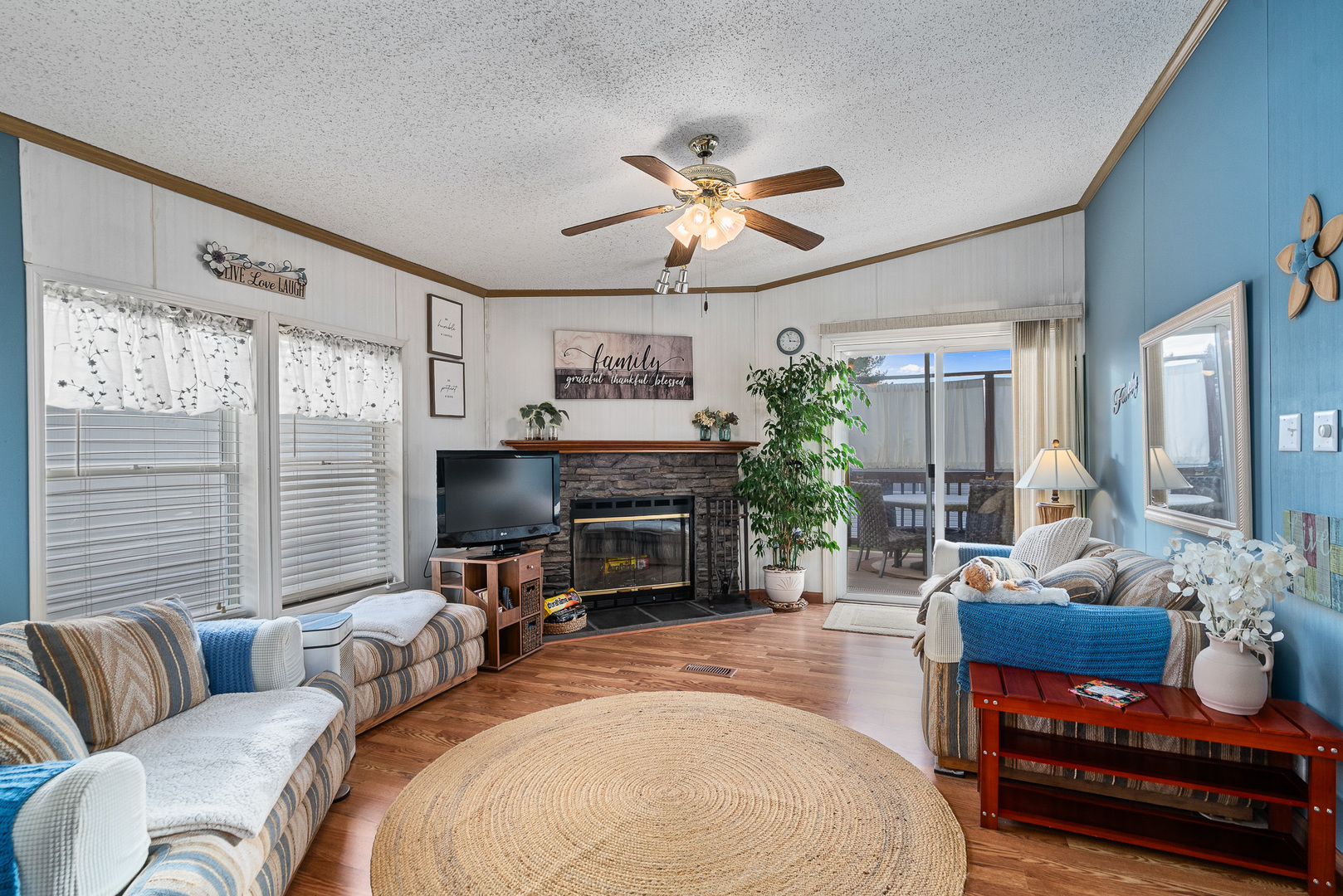 22710 S Ravisloe Lane, Frankfort, IL 60423