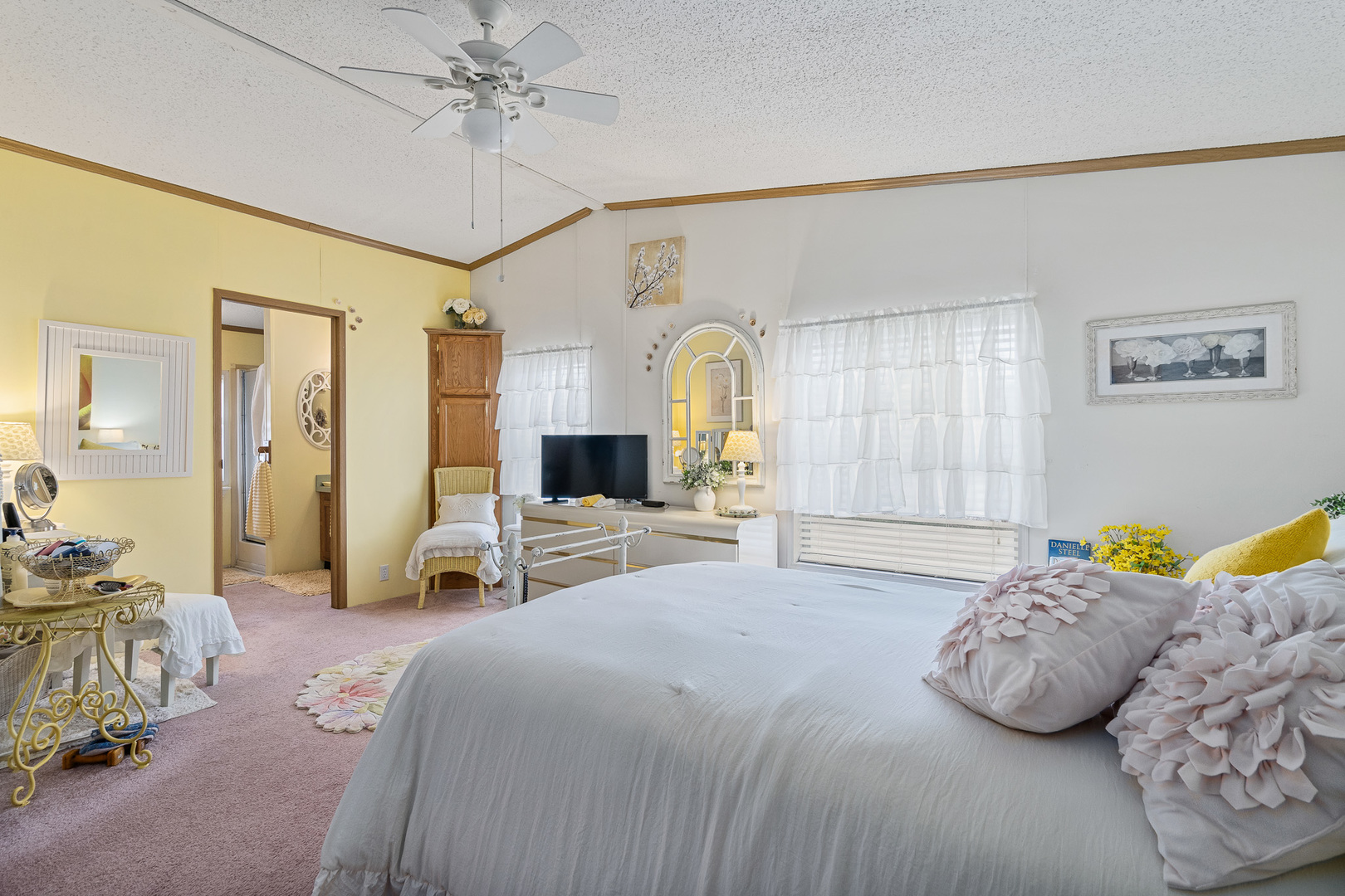 22710 S Ravisloe Lane, Frankfort, IL 60423