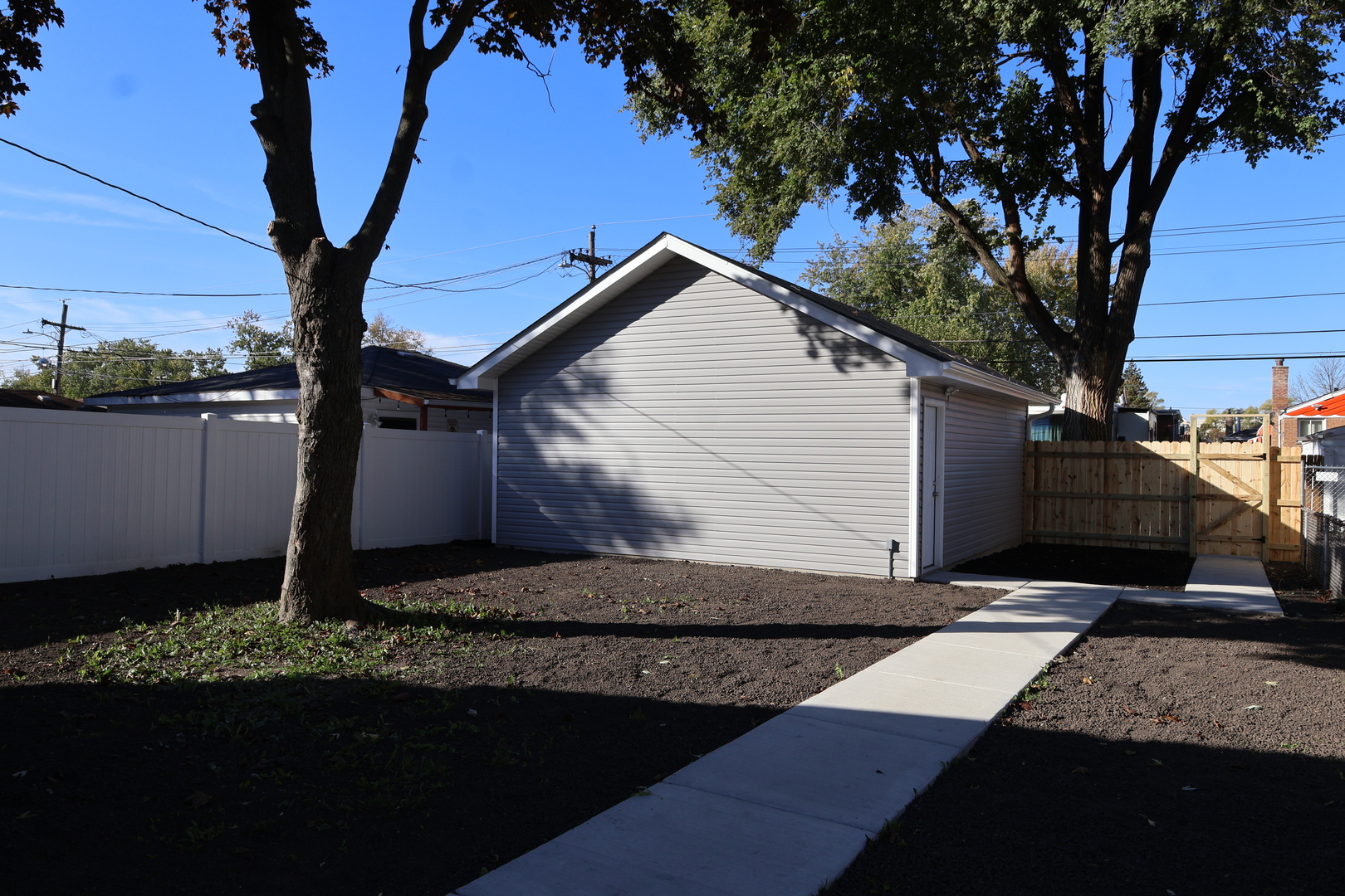 12526 HONORE Street, Calumet Park, IL 60827