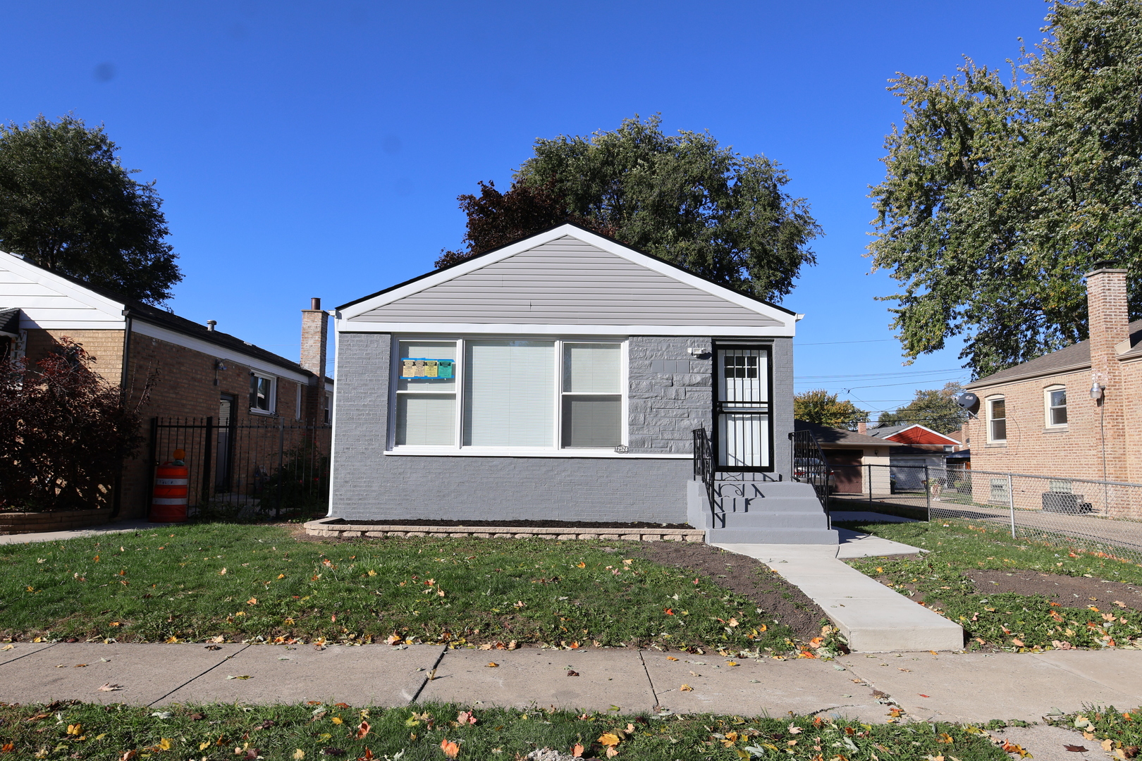 12526 HONORE Street, Calumet Park, IL 60827