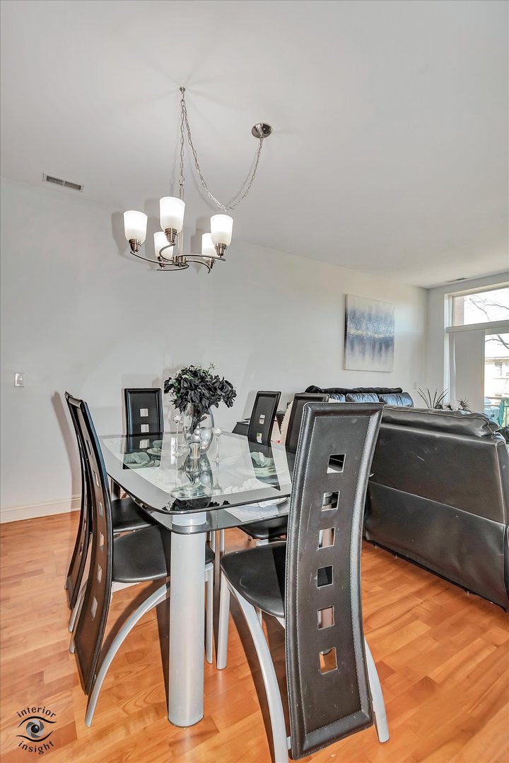 4330 N Neva Avenue #202, Norridge, IL 60706