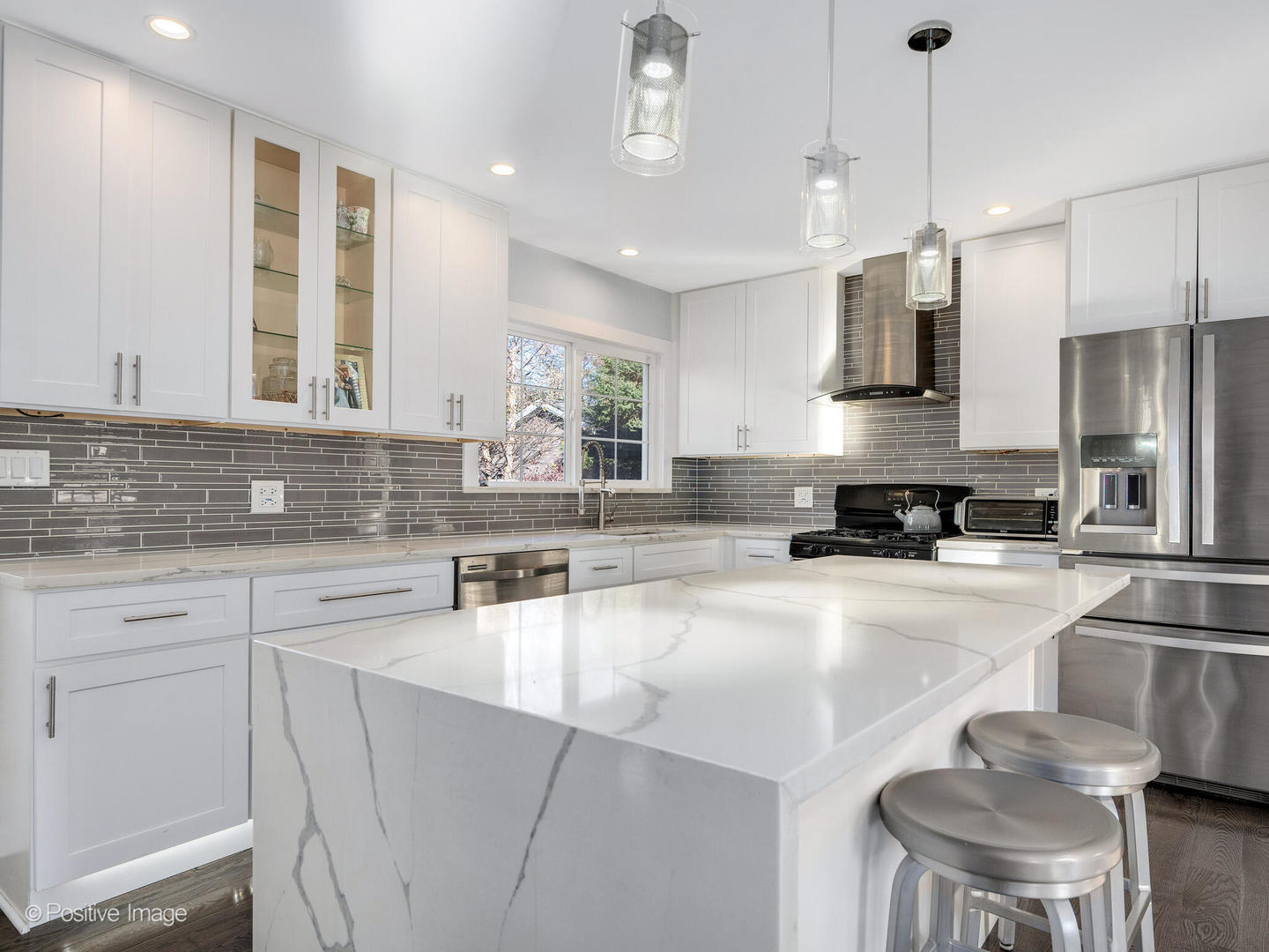 325 W Park Avenue, Wheaton, IL 60189