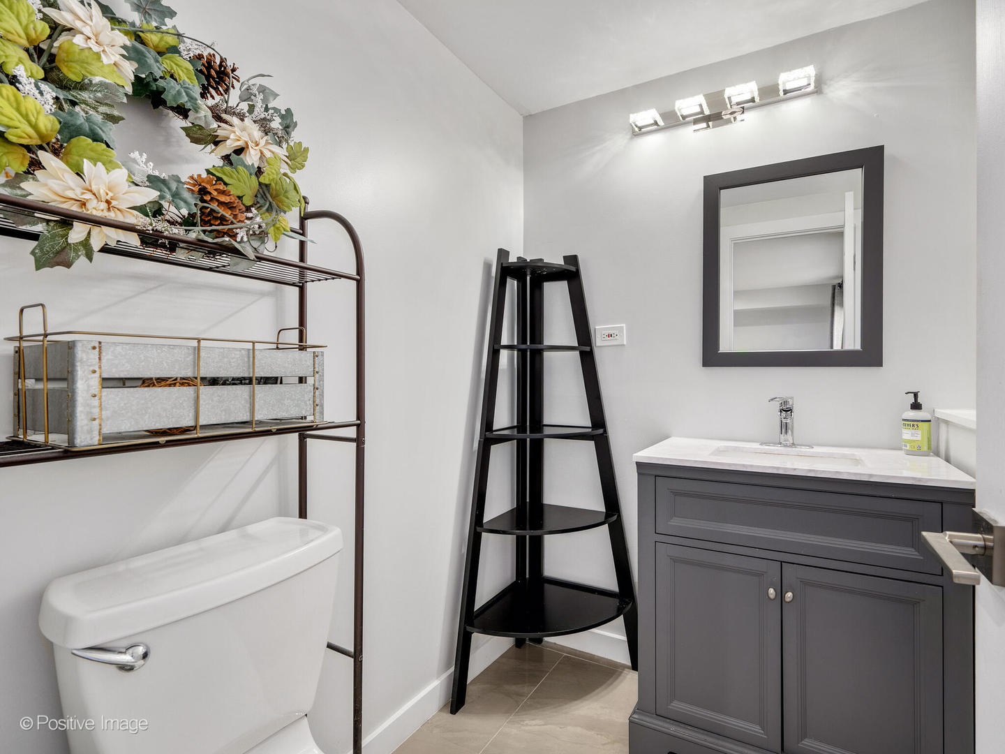 325 W Park Avenue, Wheaton, IL 60189