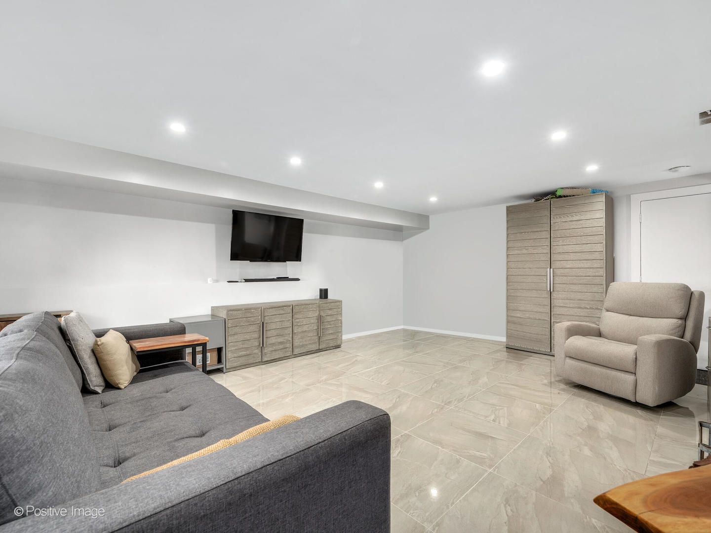 325 W Park Avenue, Wheaton, IL 60189