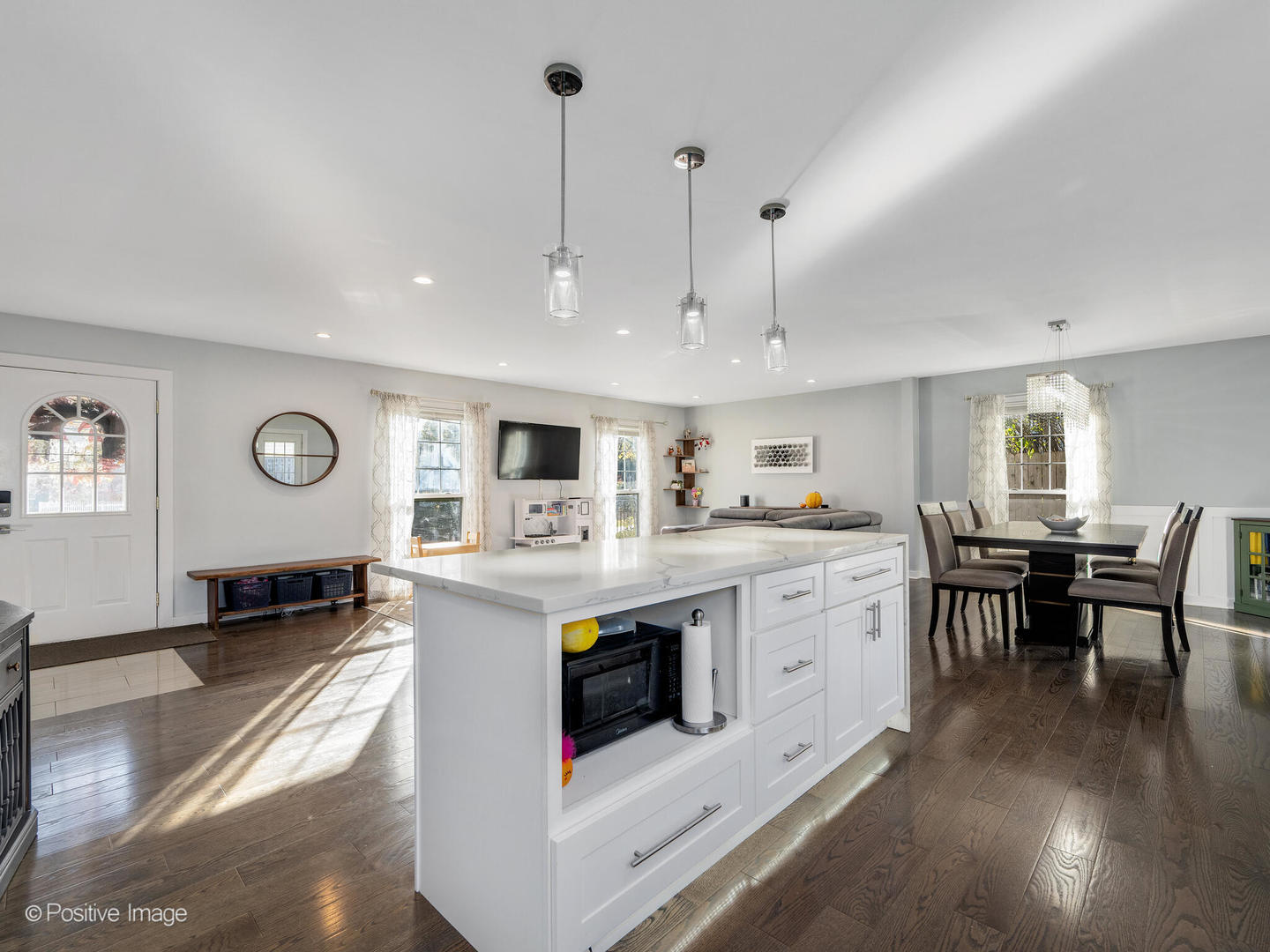 325 W Park Avenue, Wheaton, IL 60189