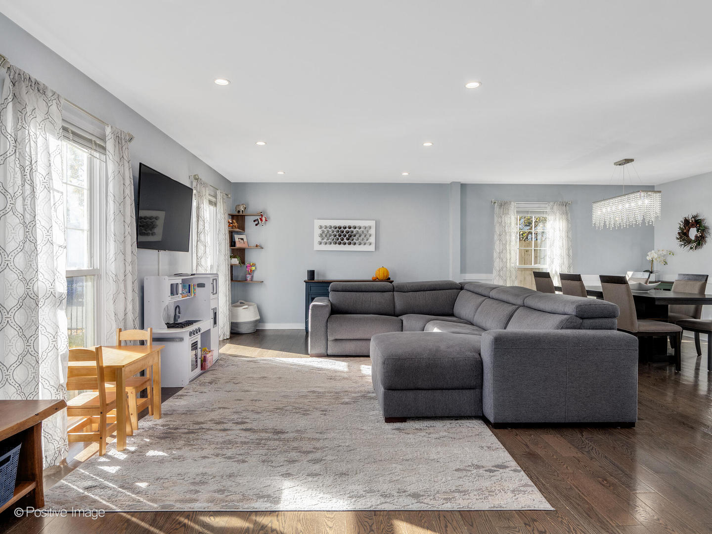 325 W Park Avenue, Wheaton, IL 60189