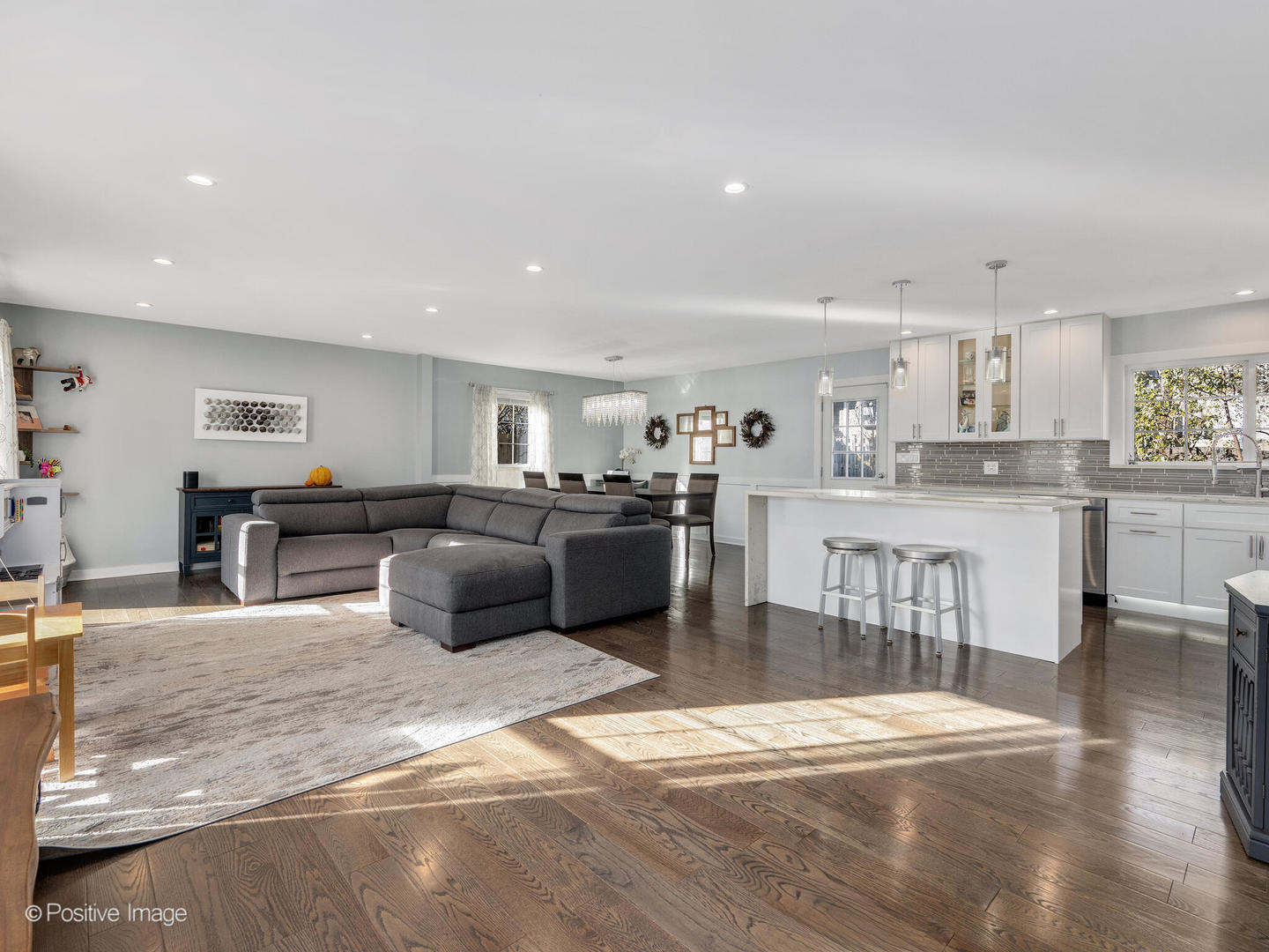 325 W Park Avenue, Wheaton, IL 60189